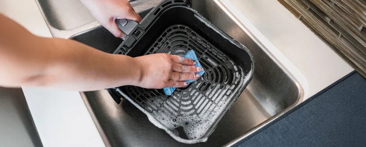 Heißluftfritteuse reinigen – die ultimative Schritt-für-Schritt Anleitung für hygienische Sauberkeit - cusori.com