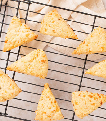 Scones mit Rosmarin und Käse - cusori.com