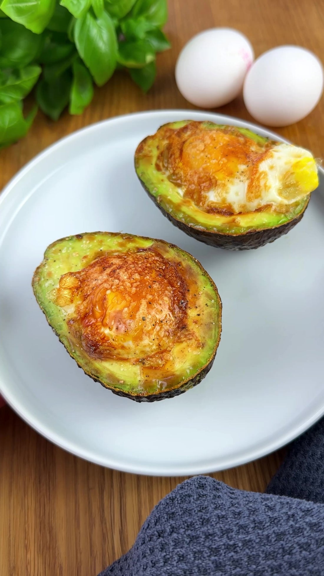 Avocado mit Ei